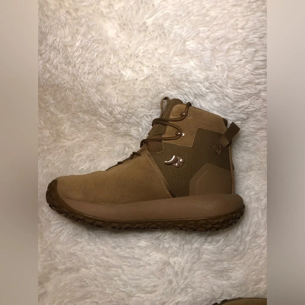 Under Armour Men's Brown Boots size 7.5
